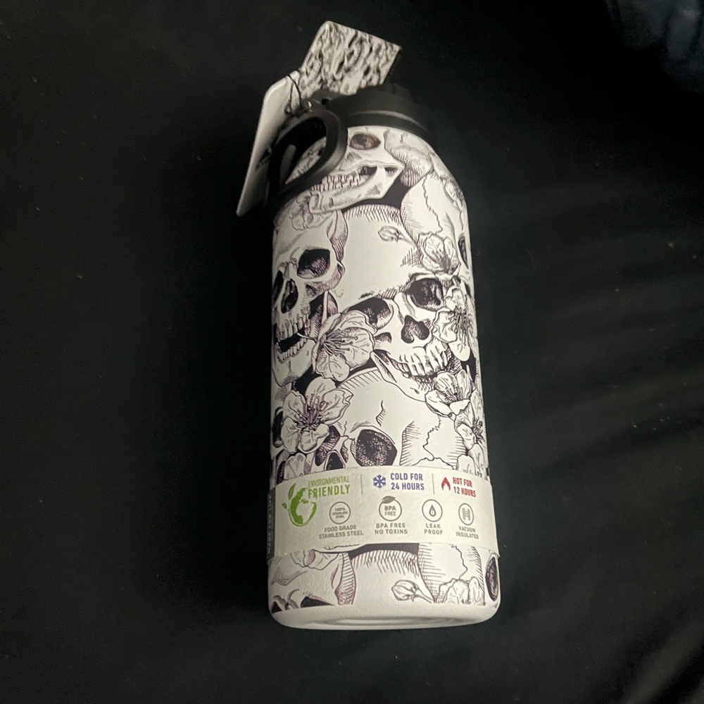 Hydrapeak Active 32 oz Stainless Steel Halloween Black Skull NWT HTF VIRAL - Picture 2 of 4